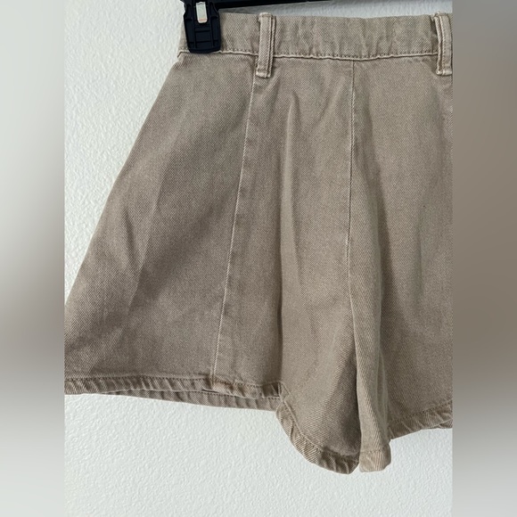 Bershka lightweight shorts in beige - Picture 8 of 9